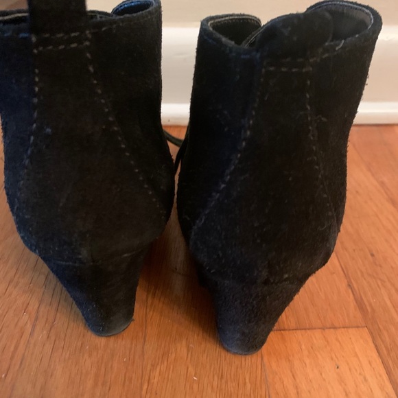 Nine West booties - Picture 2 of 3